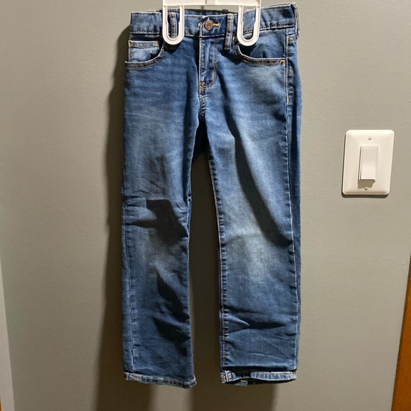 “WORN ONCE” GIRLS JEANS SIZE 7! IN GREAT CONDITION. SMOKE FREE HOME! - Picture 1 of 4